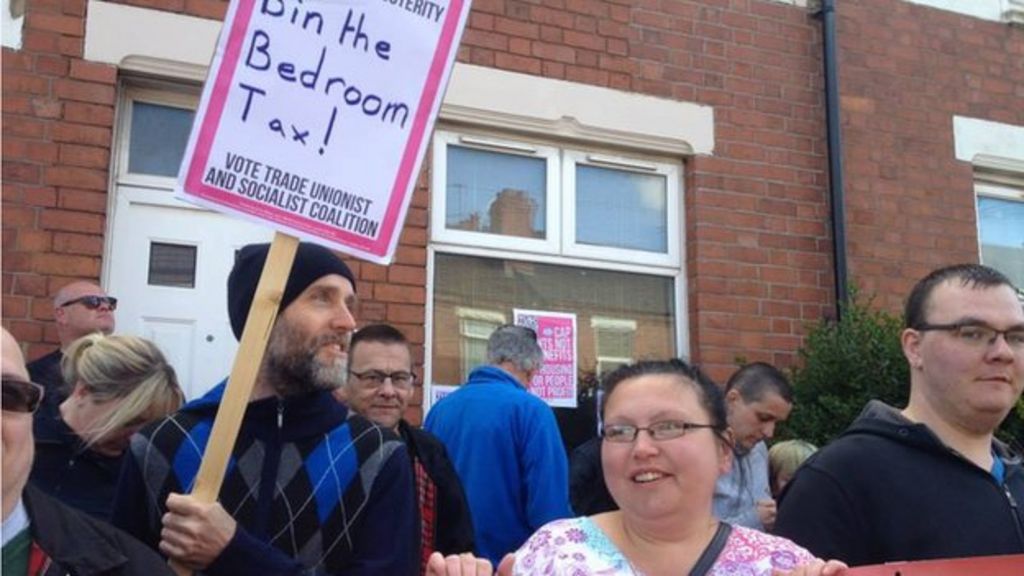 VIDEO: Protesters halt man's house eviction