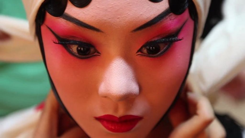VIDEO: China's old art of Peking Opera