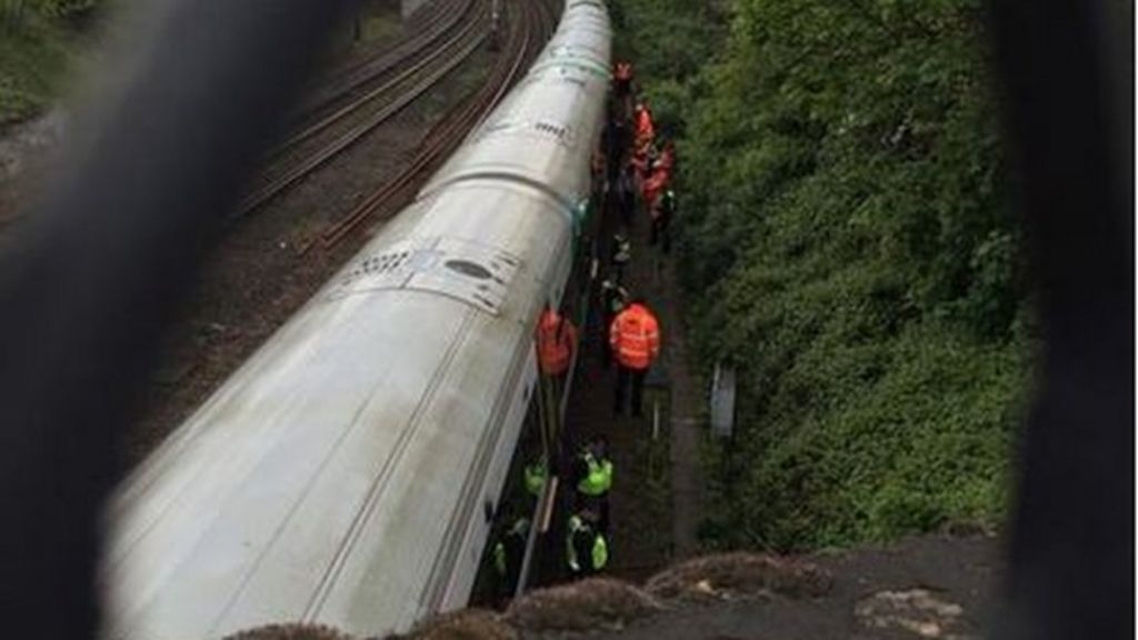 Rail power cut disruption continues