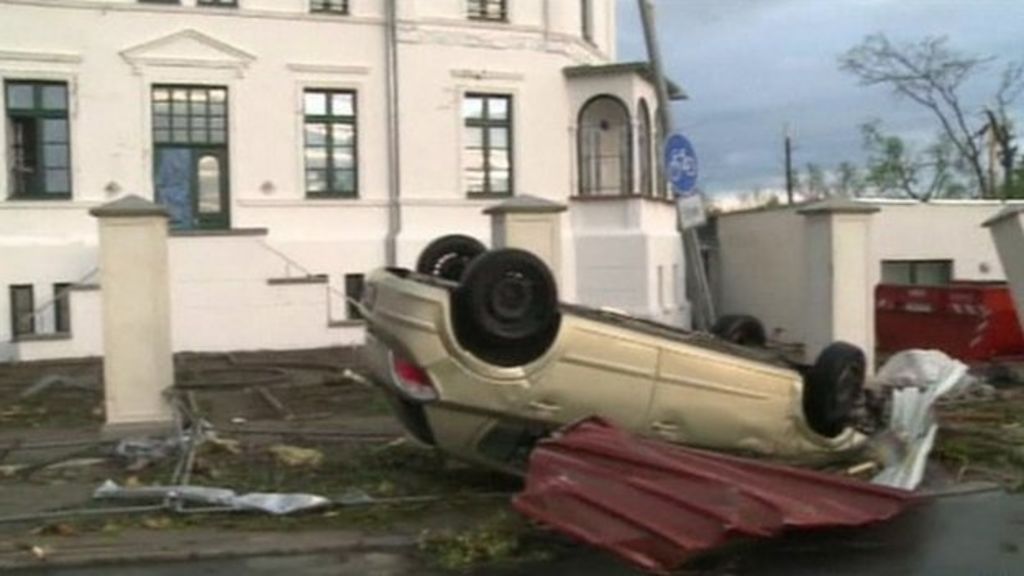 Tornado as storms hit north Germany
