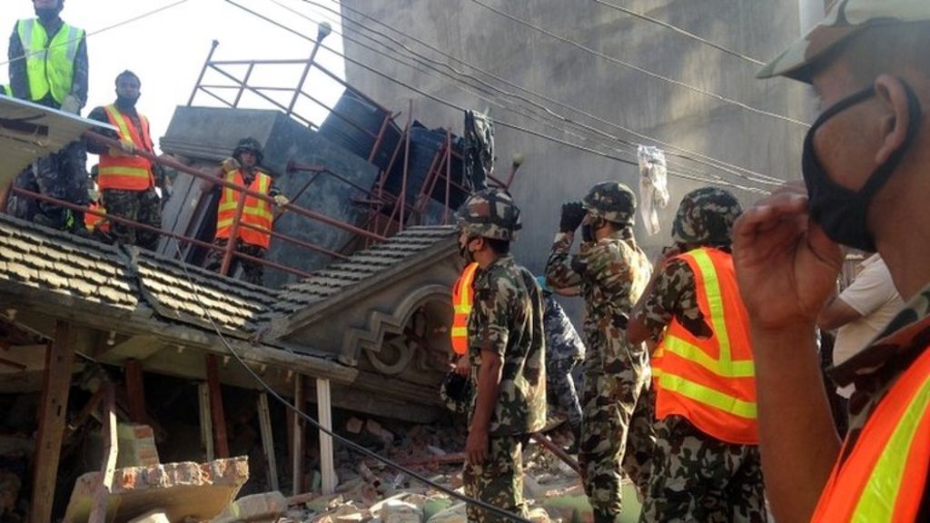 Dozens die in fresh Nepal quake