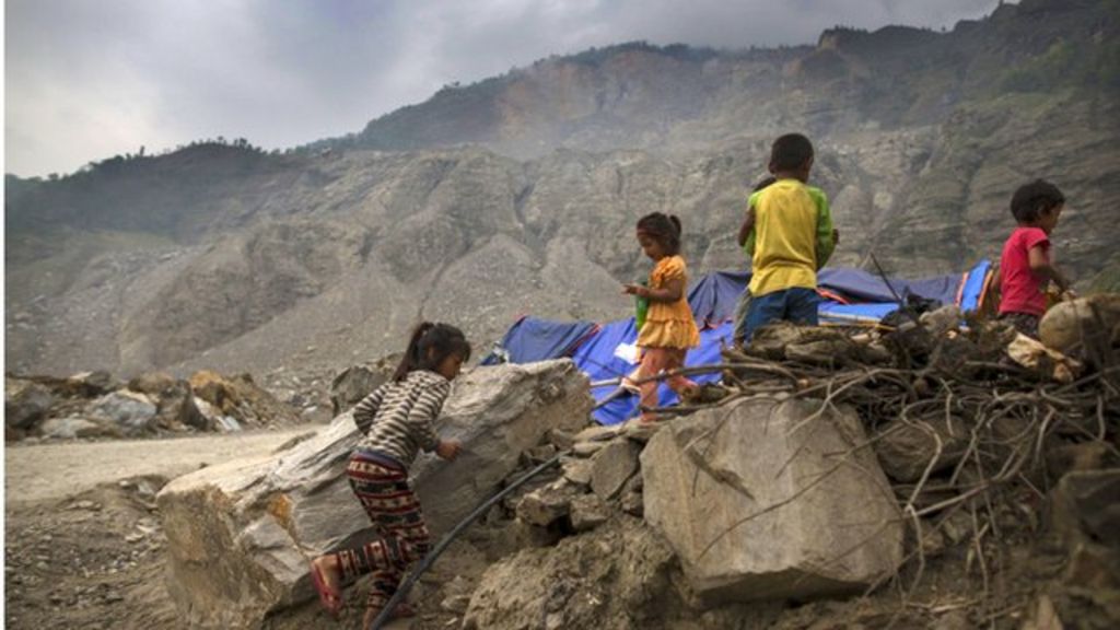 Quake heightens Nepal landslide concern