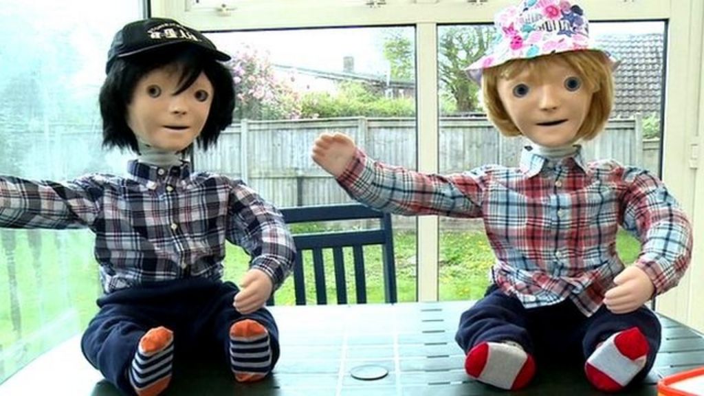 VIDEO: Spending the night with robots