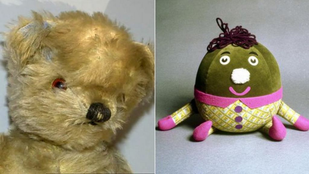 Childhood television exhibition opens in Coventry - BBC News