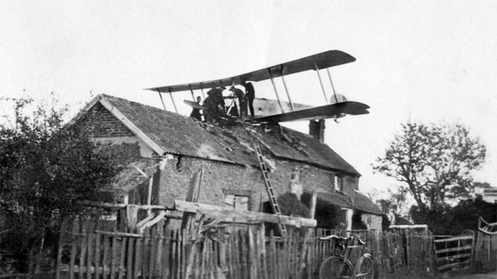 WWI East Boldre airfield photos go on display BBC News