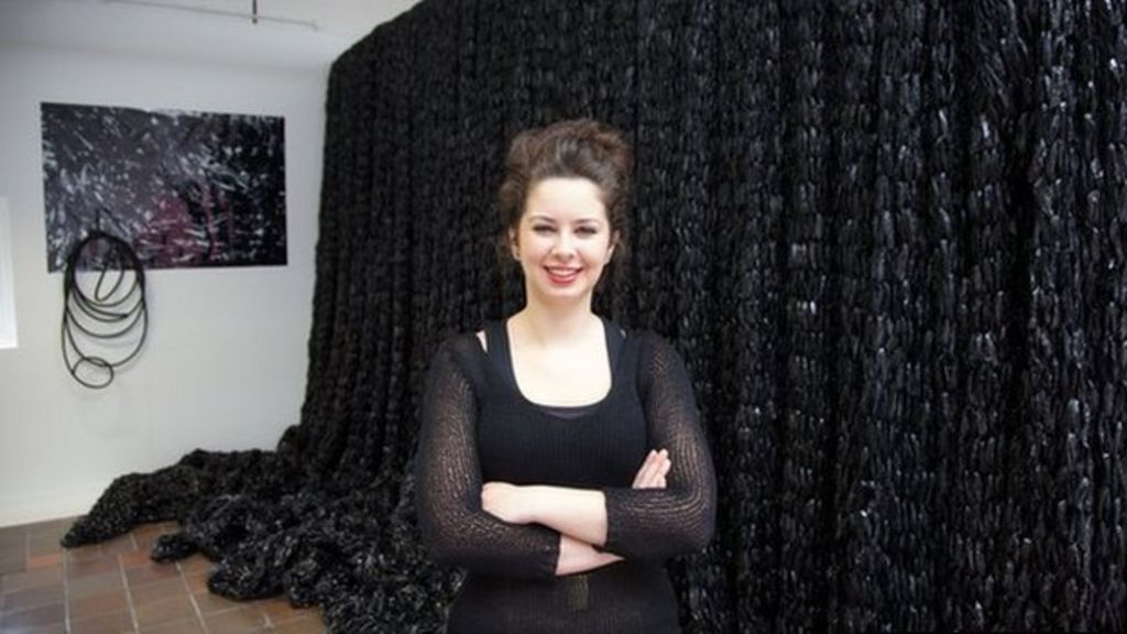 Student knits 4,000ft work with arms