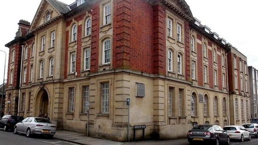 Oxford's Ruskin College 'abandons founding ideals' BBC News