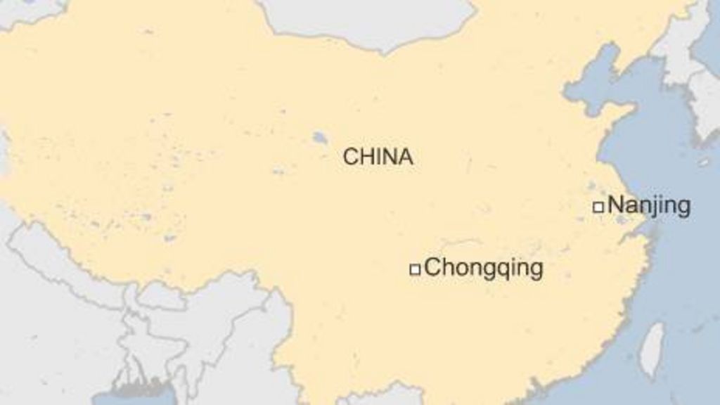 Chinese ship capsizes on Yangtze with hundreds missing BBC News