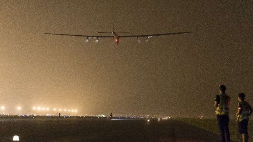 Solar plane suffers wing damage