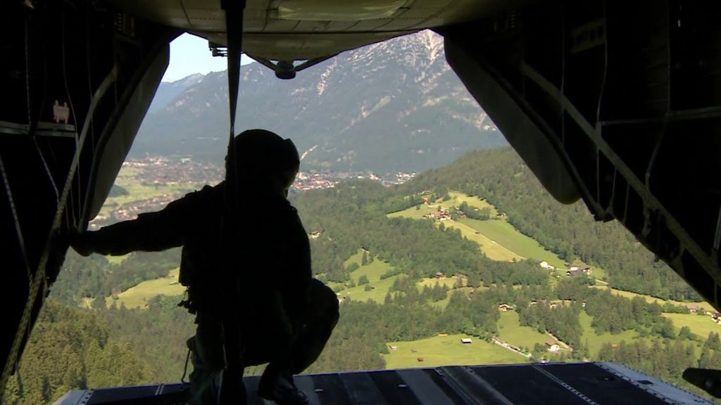 VIDEO: Dropping in to the G7 summit by helicopter