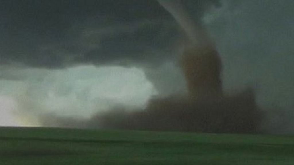 VIDEO: Storm chasers film anti-cyclonic tornado