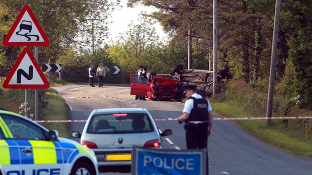 Man dies and woman injured in crash