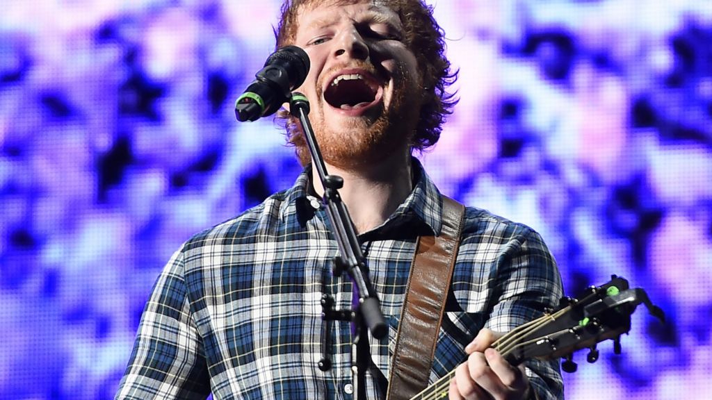 Sheeran surprise fan duet in Canada