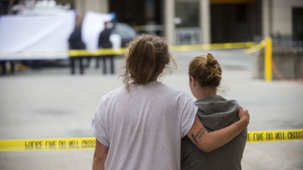 Six die in US balcony collapse