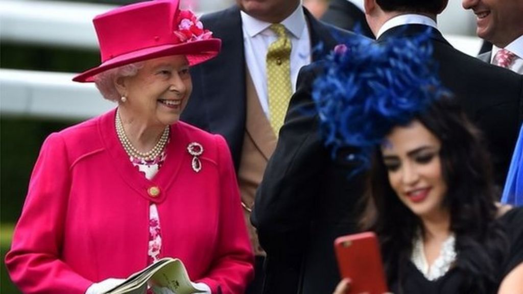 Royals and racegoers enjoy Ascot