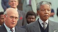 FW de Klerk (l) and Nelson Mandela