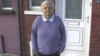 Enid Jones tu allan i'w chartref