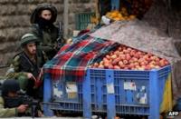 Israeli soldiers in Hebron (13 December 2012)