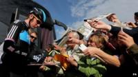 Bradley Wiggins signs autographs in Stoke