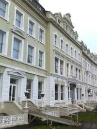 Gwestair yn Llandudno