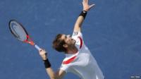 Andy Murray playing tennis