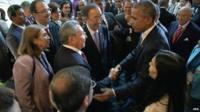 US President Barack Obama and Cuban leader Raul Castro shake hands on 10 April 2015