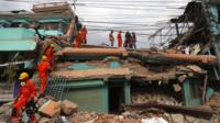 Indian rescue personnel search for survivors in a Kathmandu building 26/05/2015