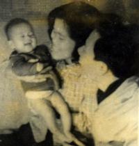 Ly with her parents