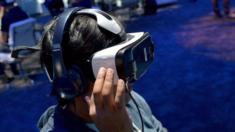 Attendees try out at Samsung Gear VR headsets