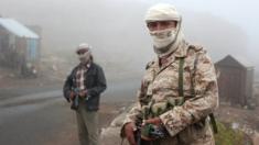 Pro-government forces protect road linking capital Sanaa with southern provinces. 5 May 2015