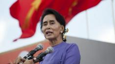 Myanmar pro-democracy leader Aung San Suu Kyi addresses supporters during a rally at Mawlamyaing, Mon State on May 16, 2015.