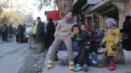 مدنيون في انتظار إجلائهم من شرقي حلب