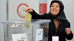 بدأ الأتراك في ألمانيا بالتصويت على استفتاء هام يتعلق بتوسيع صلاحيات الرئيس اردوغان