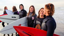 Mujeres surfistas
