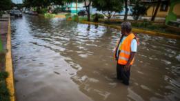 Una calle de Sullana, en la región Piura, inundada a fines de febrero.