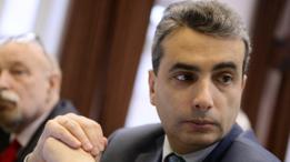 "Избиратели меня сюда вернули": Лев Шлосберг проиграл суды, но выиграл выборы