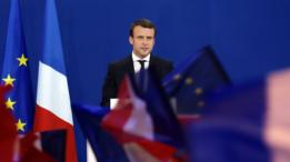 Emmanuel Macron habla ante sus simpatizantes