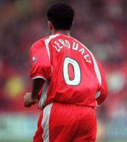 Jugador con la camiseta número 0