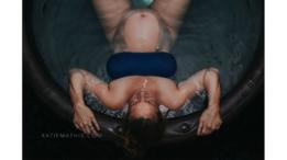 Foto ganadora de la categoría Parto: Determination, de Katie Mathis Photography