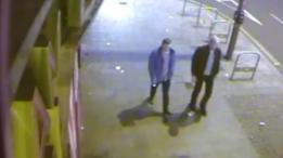 Imagen de circuito cerrado muestra a Jack Taylor caminando con Stephen Port.