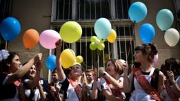 Российская молодежь массово переезжает в Петербург и Москву