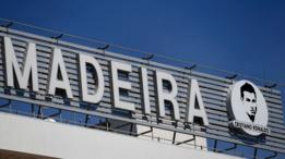 La marquesina del aeropuerto muestra el retrato de Ronaldo