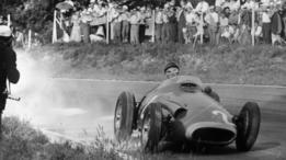 Fangio en acción en Monza.