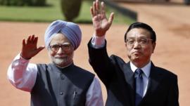 Indian Prime Minister, Manmohan Singh (left) and Chinese Premier Li Keqiang (right)