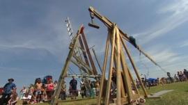An egg-throwing contraption