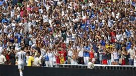 Gareth Bale meeting Real Madrid fans