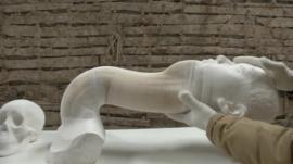Slinky-like paper sculpture