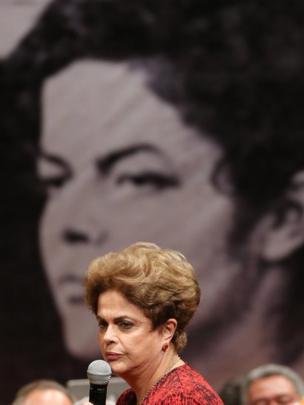 Dilma Rousseff em evento de apoio a seu retorno à Presidência