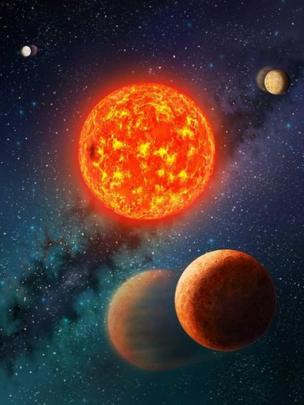 Representação artística mostra sistema planetário com o Kepler-138b, primeiro exoplaneta encontrado menor que a Terra tanto em massa e circunferência
