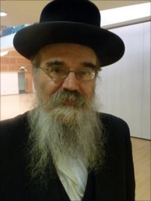 Rabbi Abraham Pinter - _50136184_raw_rabbiabrahampinter_bbc